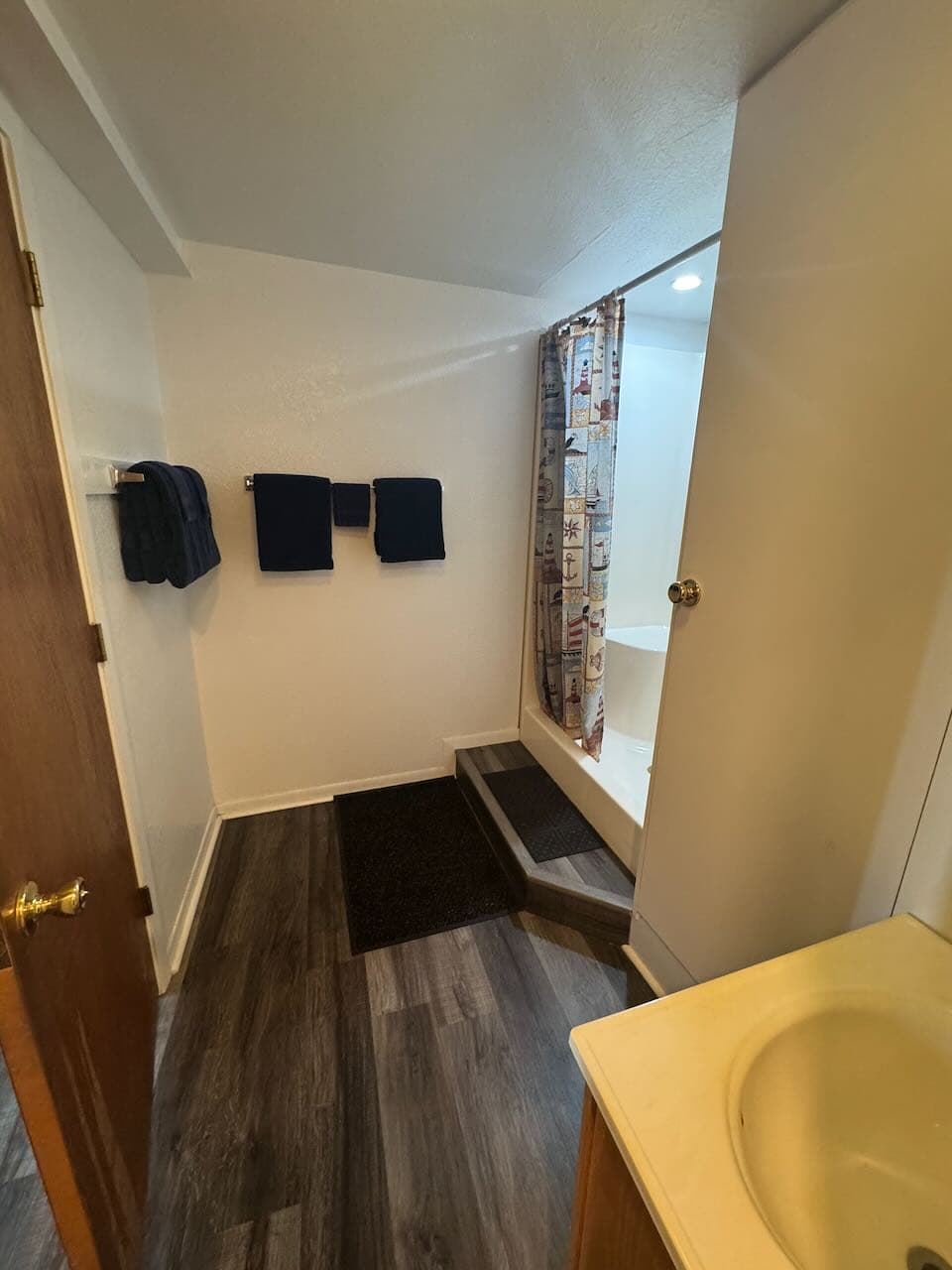 Bathroom with tub